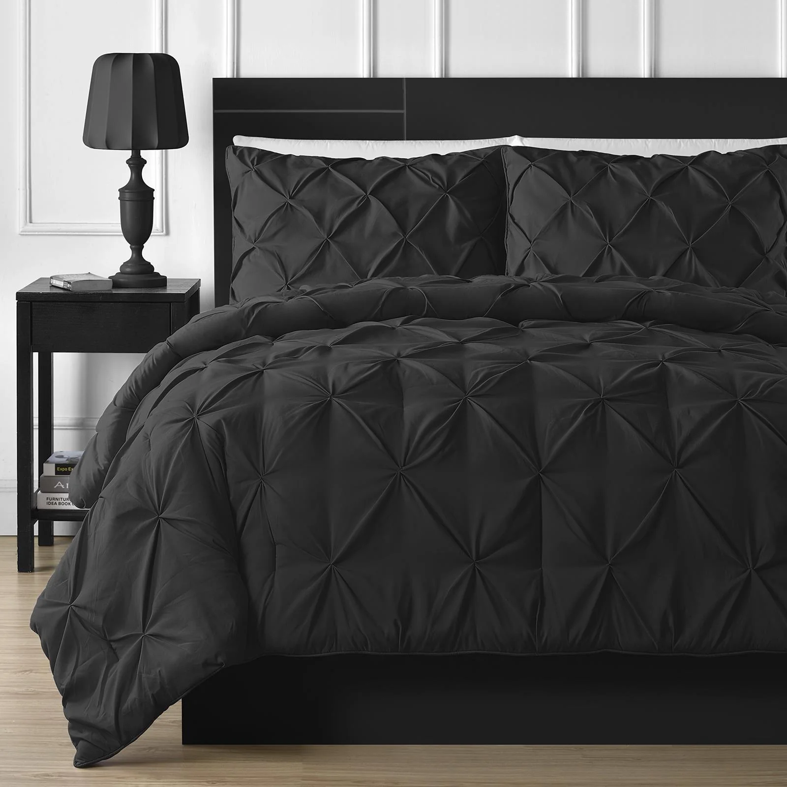 Diamond Black Bed Sheet Set with Quilt Pillow and Cushions Covers 02 450ada4d b039 4b95 8941 4e9f29024d04